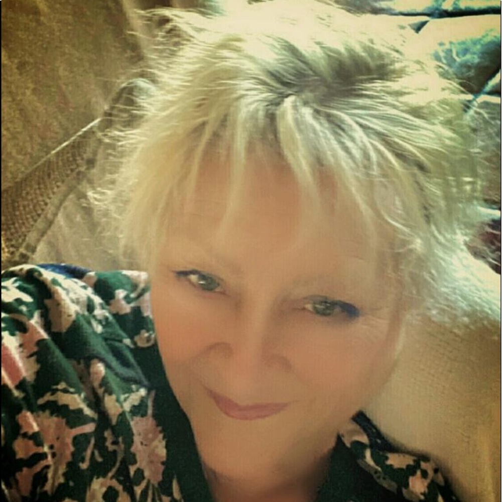Meet your Posher, Adrienne